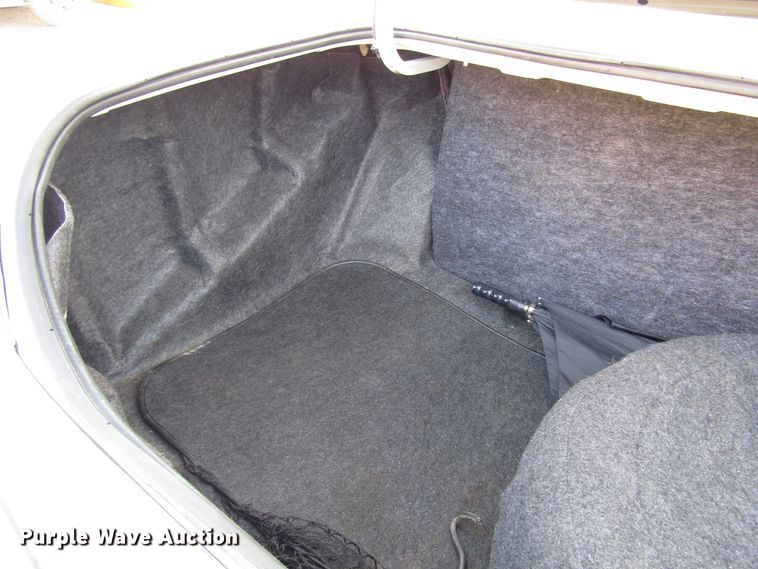 image for item DH8385 1996 Cadillac Fleetwood limousine