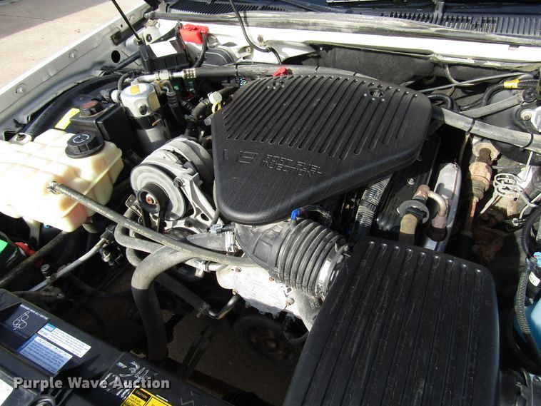 image for item DH8385 1996 Cadillac Fleetwood limousine