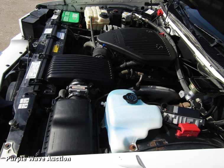 image for item DH8385 1996 Cadillac Fleetwood limousine