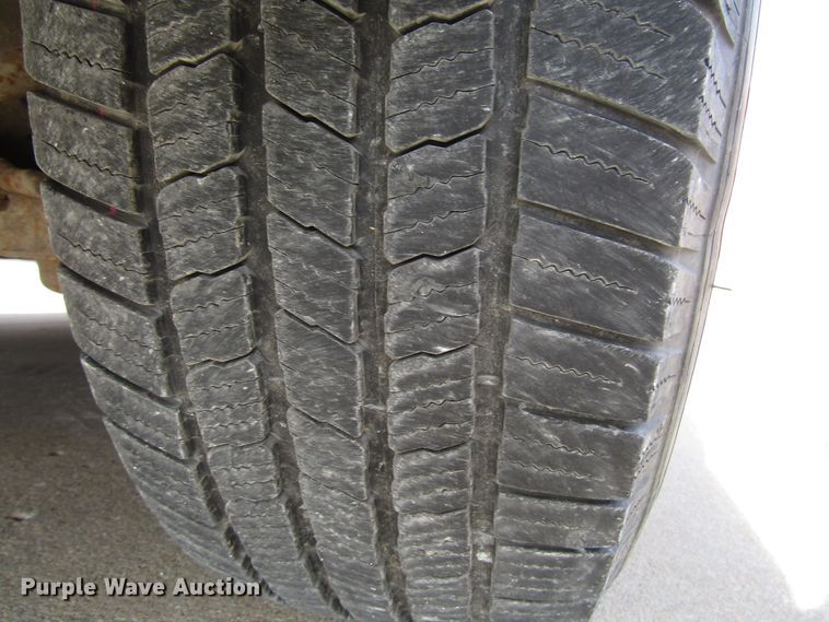 image for item DH8385 1996 Cadillac Fleetwood limousine