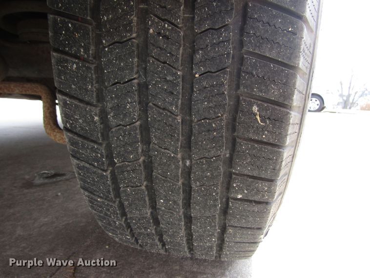 image for item DH8385 1996 Cadillac Fleetwood limousine