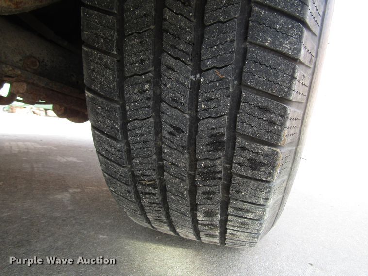 image for item DH8385 1996 Cadillac Fleetwood limousine