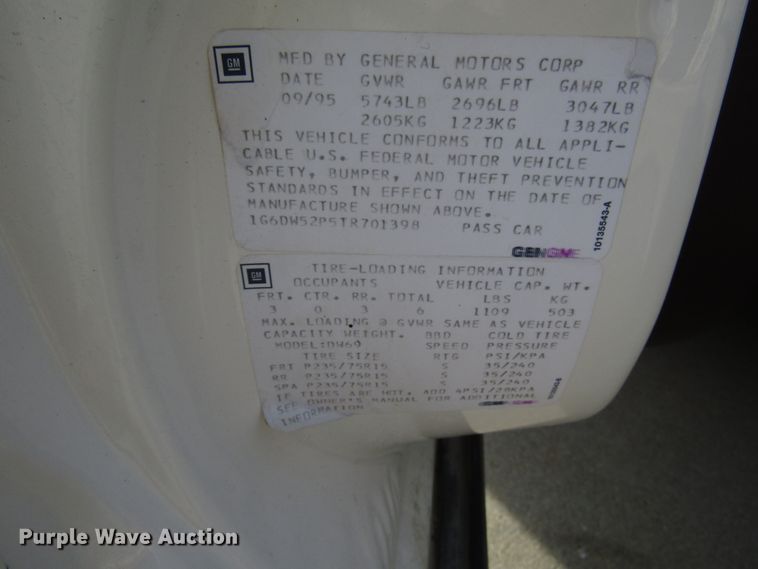 image for item DH8385 1996 Cadillac Fleetwood limousine