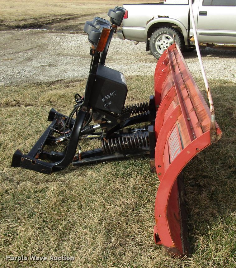 image for item DH8387 Hiniker 9'W snow plow