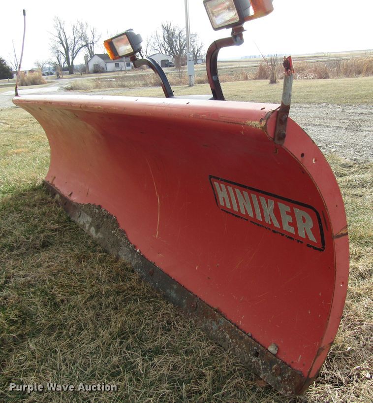 image for item DH8387 Hiniker 9'W snow plow