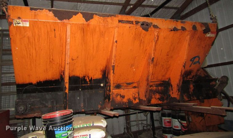 image for item DH8389 Monroe MV/MSV V-box spreader