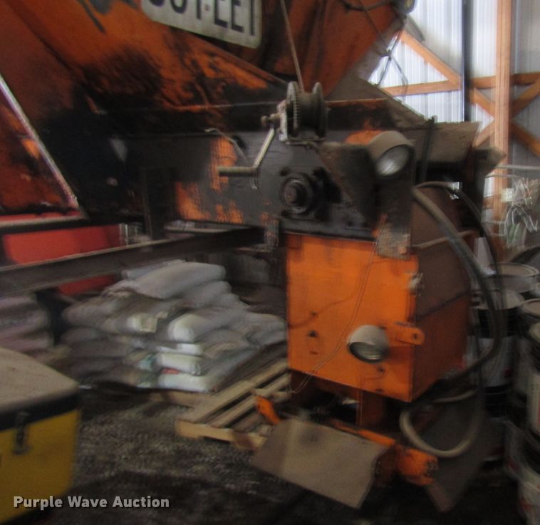 image for item DH8389 Monroe MV/MSV V-box spreader