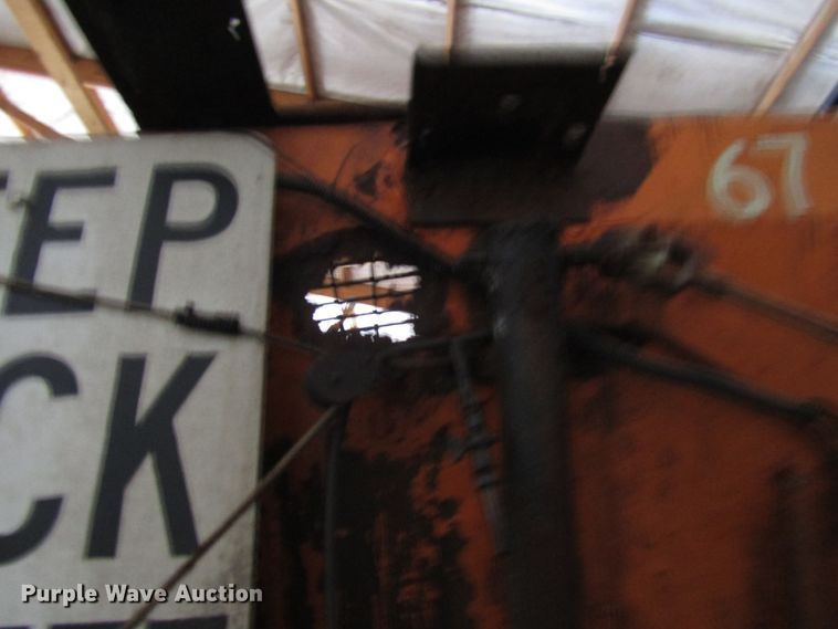 image for item DH8389 Monroe MV/MSV V-box spreader