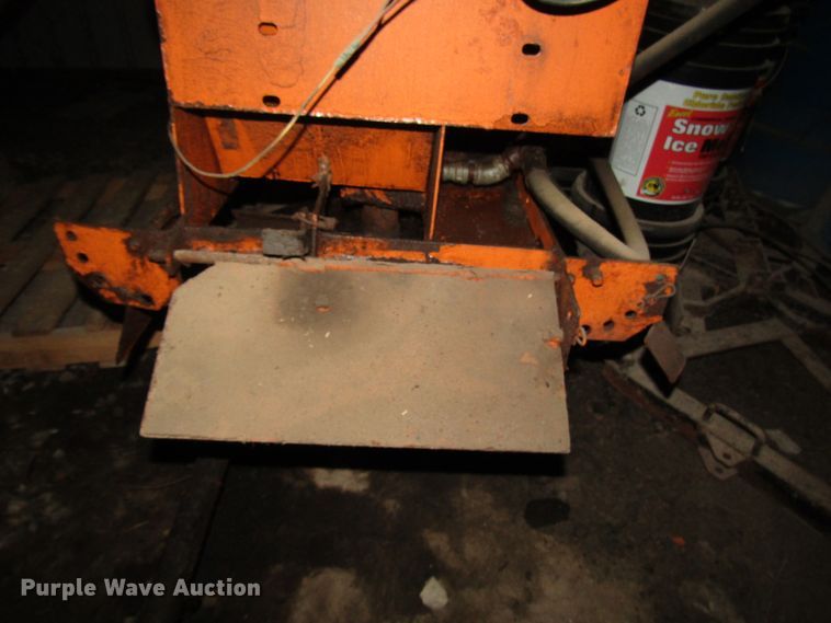 image for item DH8389 Monroe MV/MSV V-box spreader