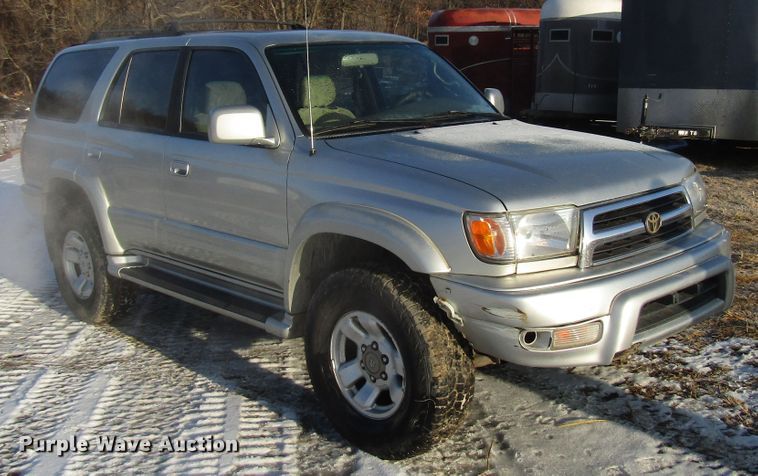 image for item DH8391 1999 Toyota 4Runner SUV