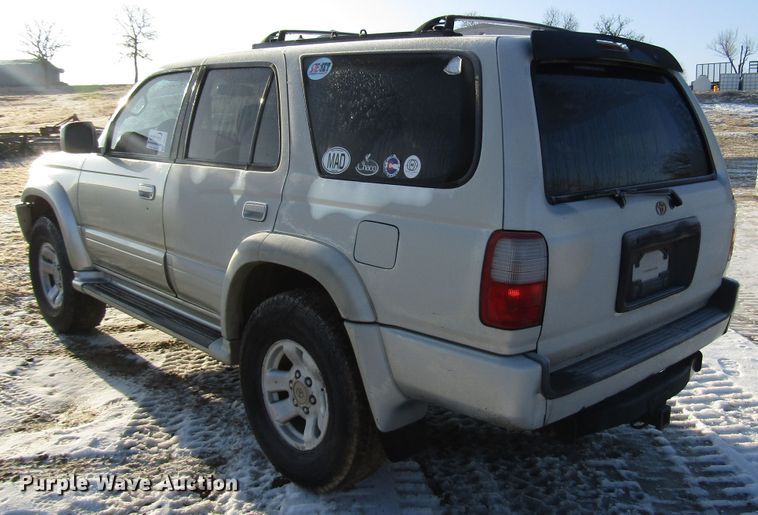 image for item DH8391 1999 Toyota 4Runner SUV