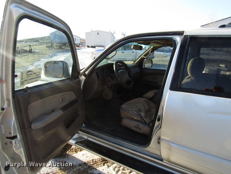 image for item DH8391 1999 Toyota 4Runner SUV