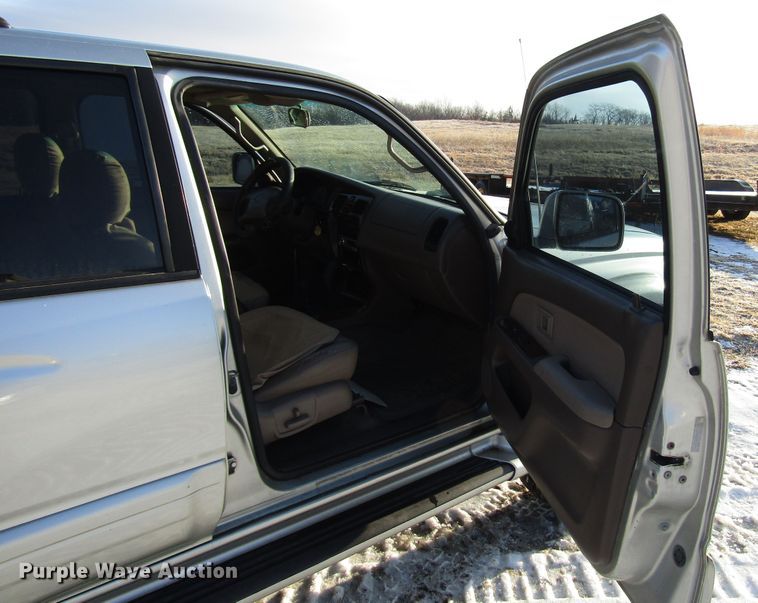 image for item DH8391 1999 Toyota 4Runner SUV