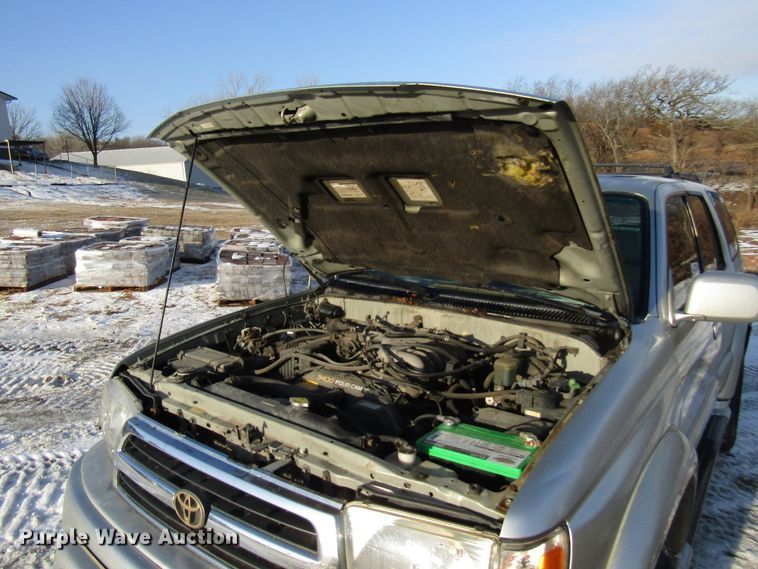 image for item DH8391 1999 Toyota 4Runner SUV