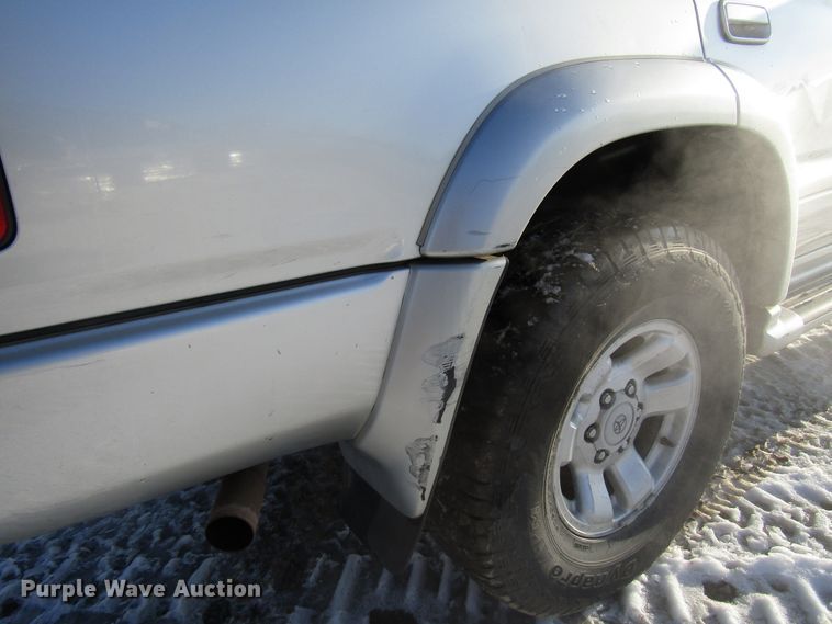 image for item DH8391 1999 Toyota 4Runner SUV