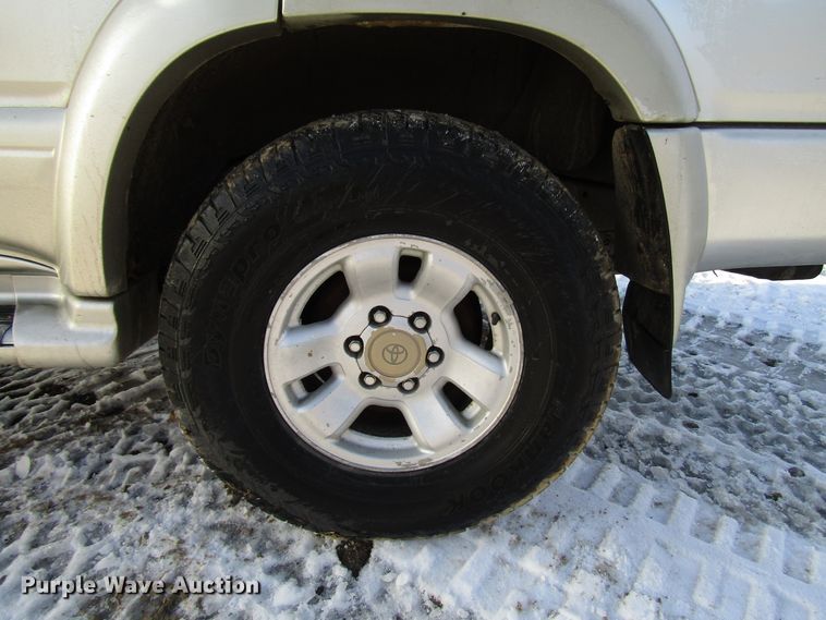 image for item DH8391 1999 Toyota 4Runner SUV