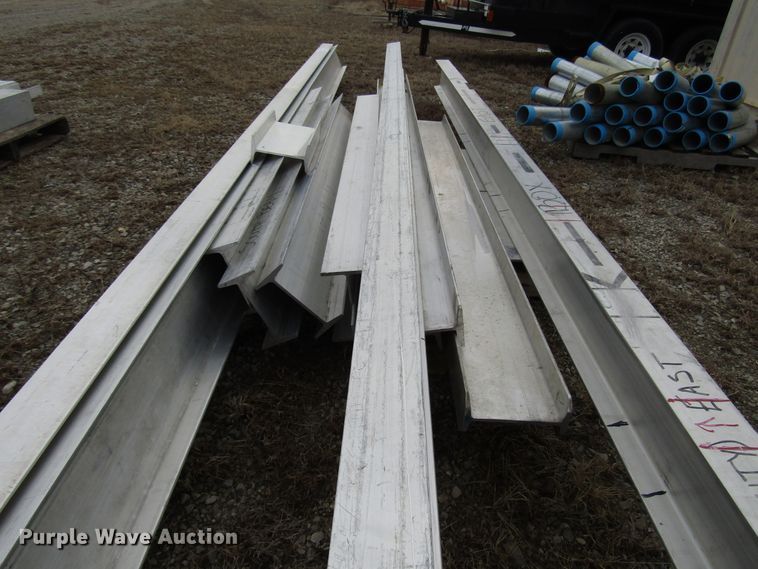 image for item DH8424 (11) aluminum beams