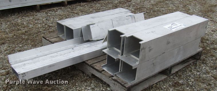 image for item DH8425 (9) aluminum channel