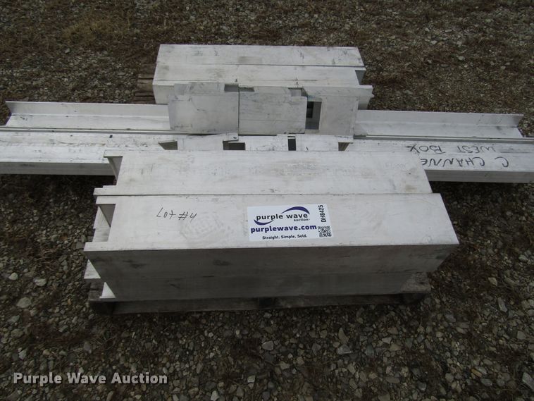 image for item DH8425 (9) aluminum channel
