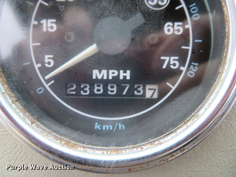 image for item DI2022 1993 Ford L8000 AeroMax flatbed truck