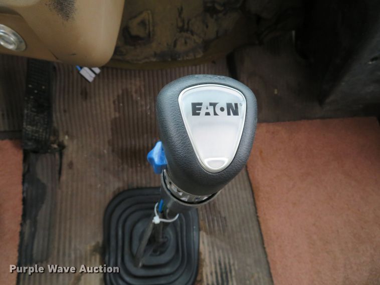 image for item DI2022 1993 Ford L8000 AeroMax flatbed truck