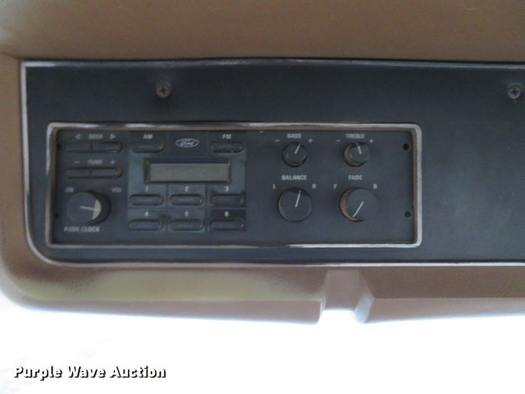 image for item DI2022 1993 Ford L8000 AeroMax flatbed truck