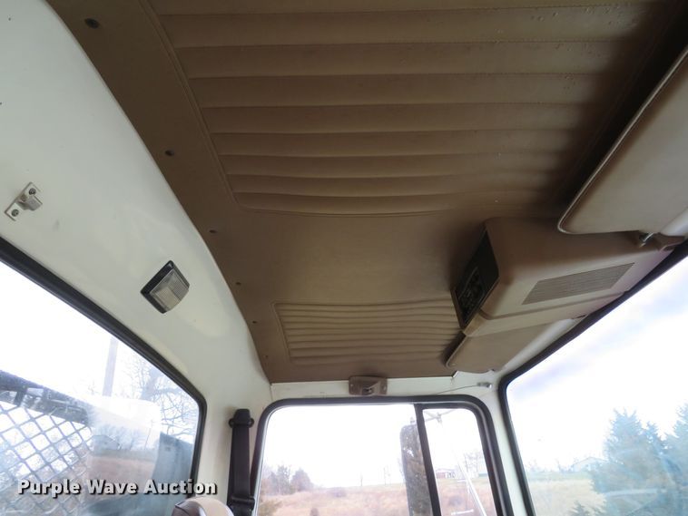 image for item DI2022 1993 Ford L8000 AeroMax flatbed truck