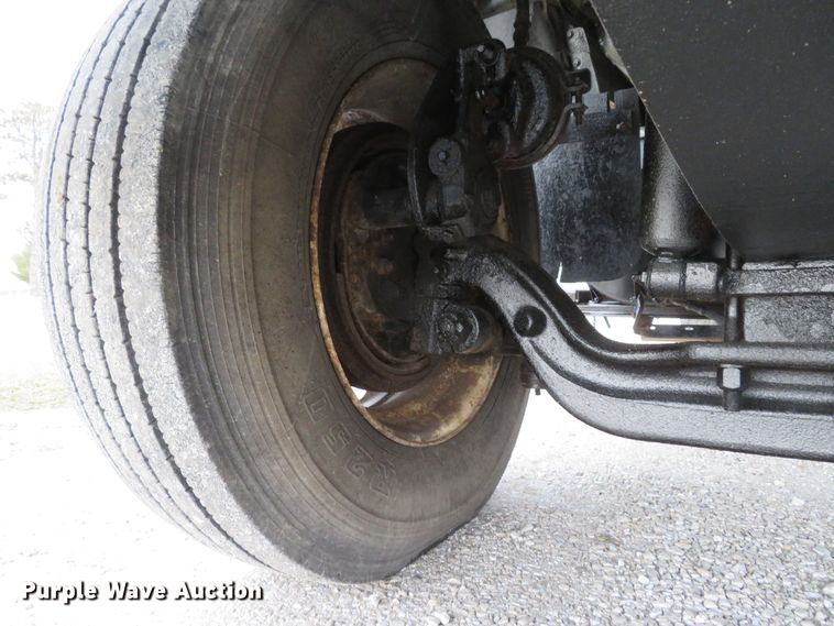 image for item DI2022 1993 Ford L8000 AeroMax flatbed truck