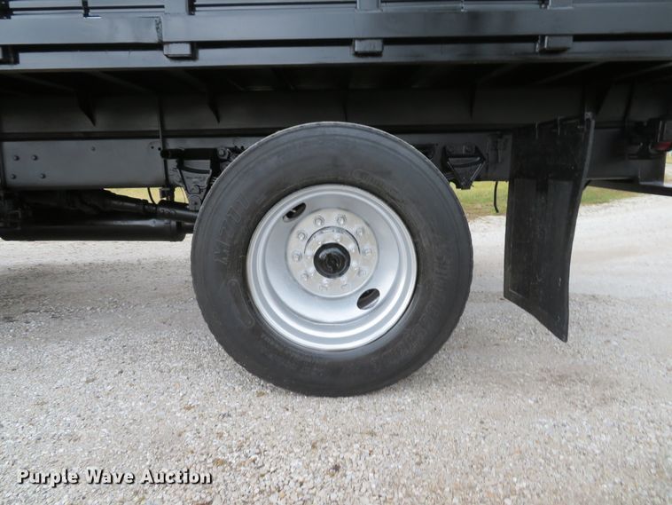 image for item DI2022 1993 Ford L8000 AeroMax flatbed truck