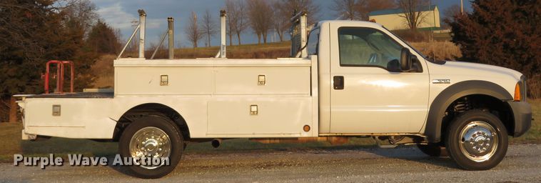 image for item DI2024 2005 Ford F550 Super Duty XL utility truck