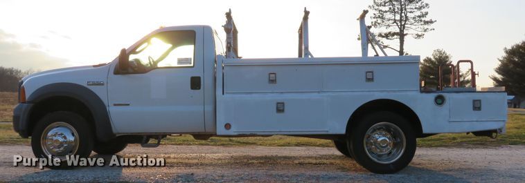 image for item DI2024 2005 Ford F550 Super Duty XL utility truck