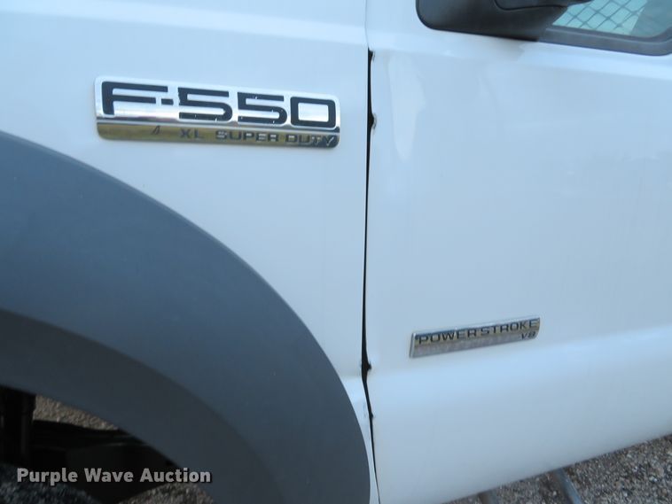 image for item DI2024 2005 Ford F550 Super Duty XL utility truck