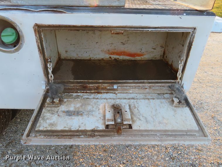 image for item DI2024 2005 Ford F550 Super Duty XL utility truck