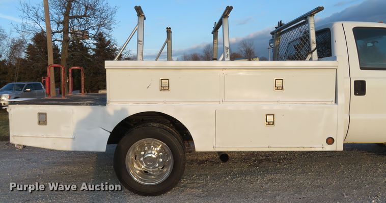 image for item DI2024 2005 Ford F550 Super Duty XL utility truck