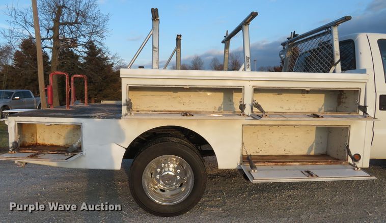 image for item DI2024 2005 Ford F550 Super Duty XL utility truck