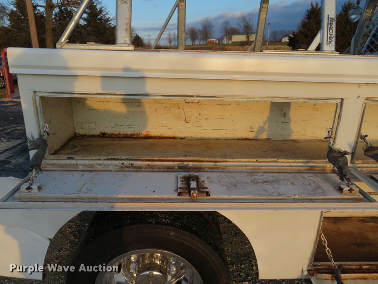 image for item DI2024 2005 Ford F550 Super Duty XL utility truck