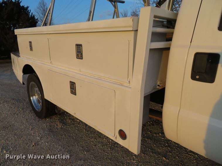 image for item DI2024 2005 Ford F550 Super Duty XL utility truck