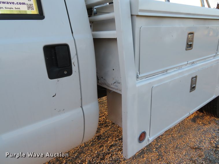 image for item DI2024 2005 Ford F550 Super Duty XL utility truck