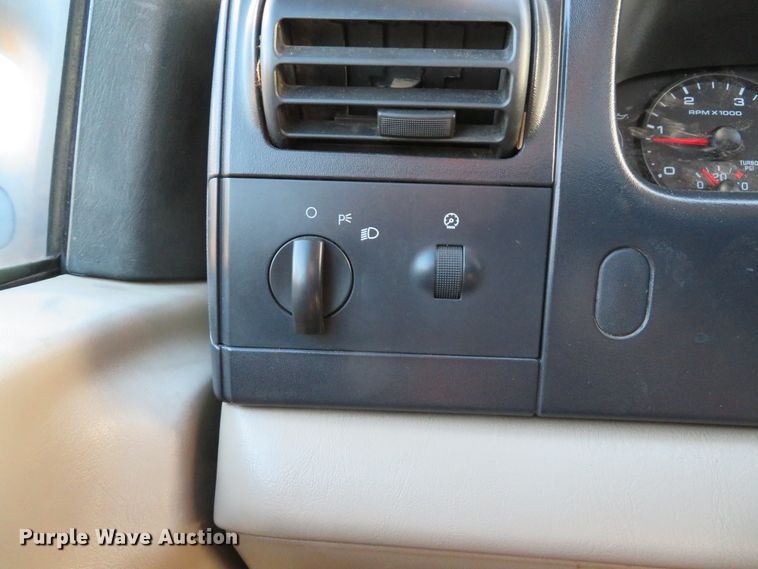 image for item DI2024 2005 Ford F550 Super Duty XL utility truck