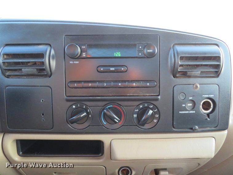 image for item DI2024 2005 Ford F550 Super Duty XL utility truck