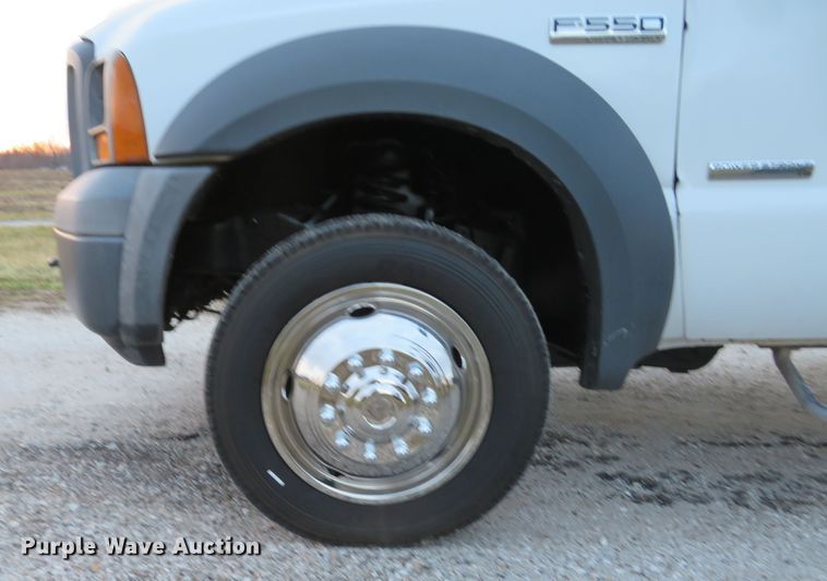 image for item DI2024 2005 Ford F550 Super Duty XL utility truck
