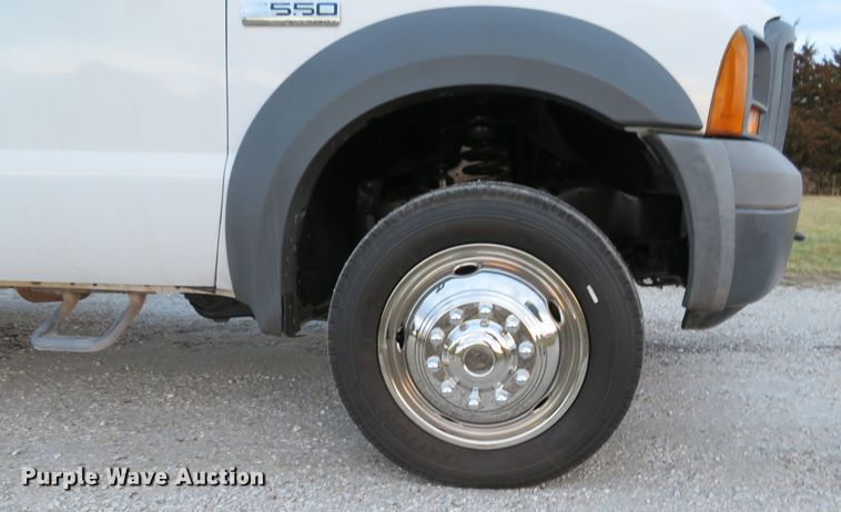 image for item DI2024 2005 Ford F550 Super Duty XL utility truck