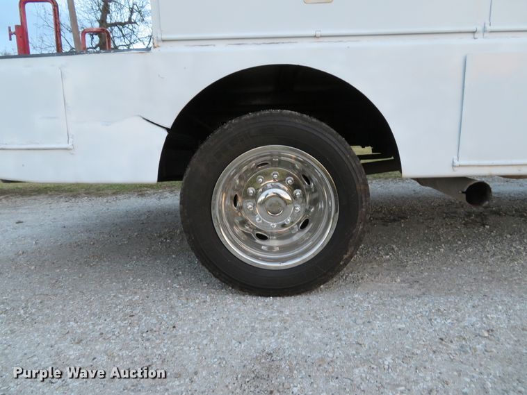 image for item DI2024 2005 Ford F550 Super Duty XL utility truck