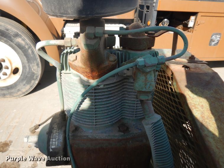 image for item DI9187 Champion air compressor