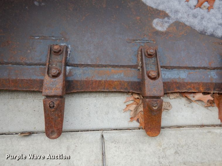 image for item DI9193 Bobcat 84"W skid steer bucket