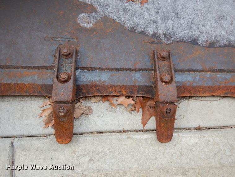 image for item DI9193 Bobcat 84"W skid steer bucket