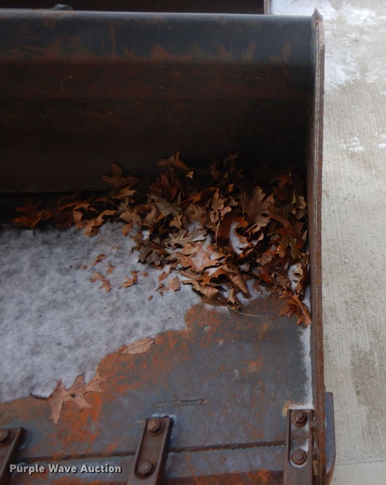 image for item DI9193 Bobcat 84"W skid steer bucket