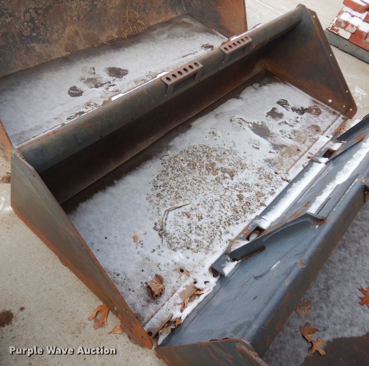 image for item DI9194 Bobcat 80"W low profile skid steer bucket