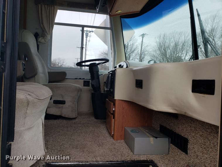 image for item EL9758 2002 Monaco Cayman RV