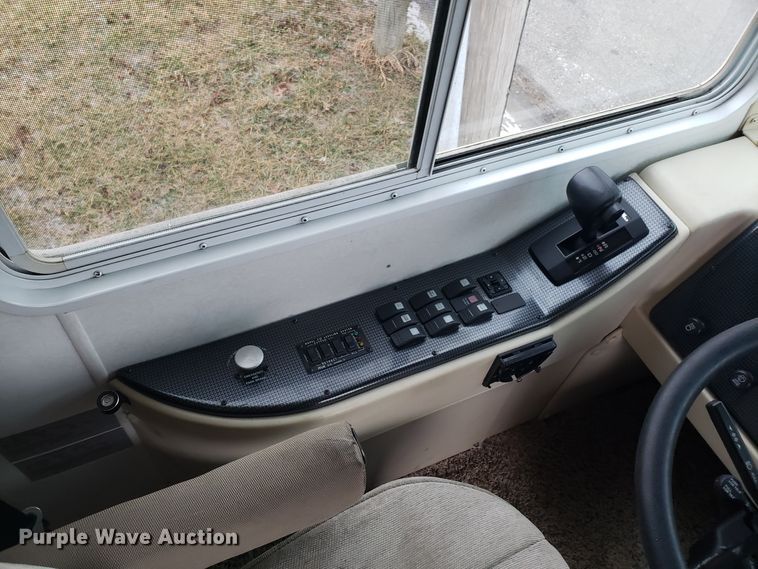 image for item EL9758 2002 Monaco Cayman RV